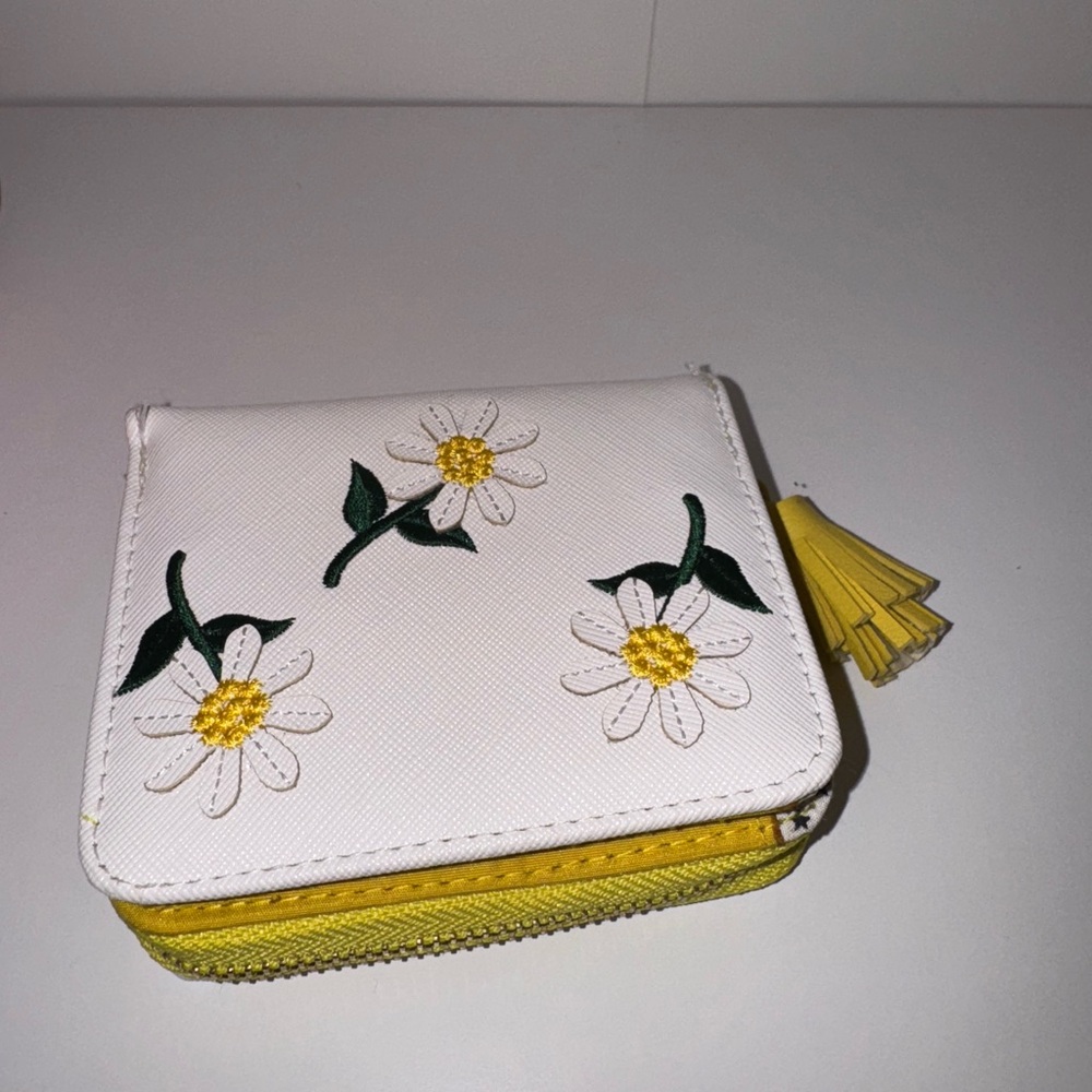 Yellow Star Pattern Wallet - Picture 4 of 6
